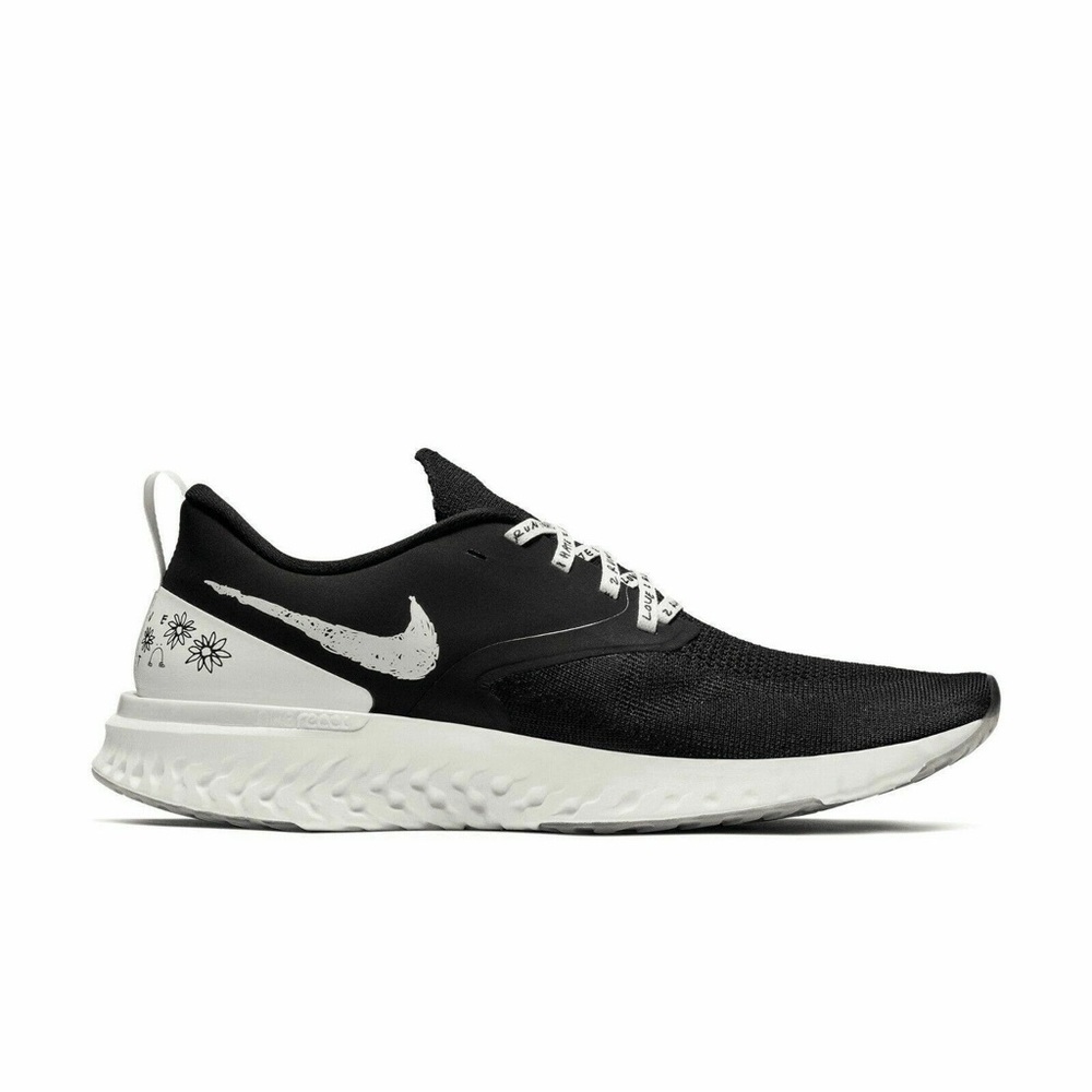Nike Men's Black & White Running Shoe